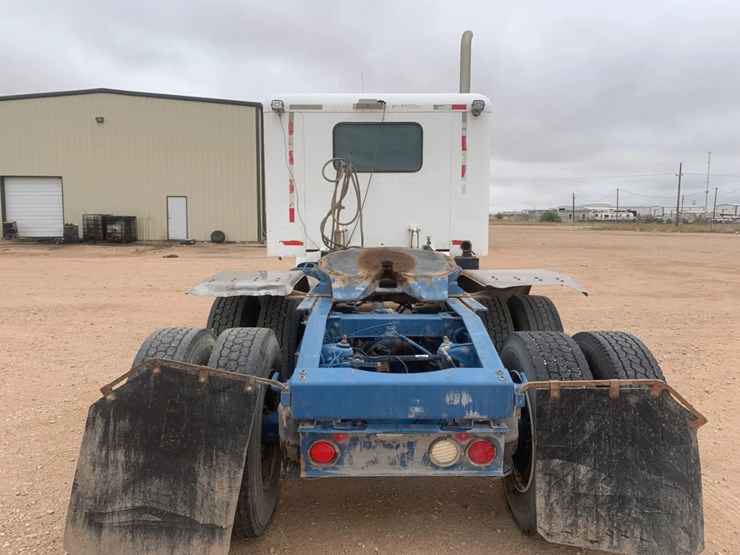 2013-peterbilt-367-image-5