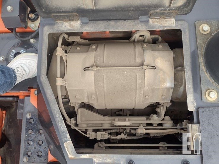 2018-hitachi-zx135us-6-image-30