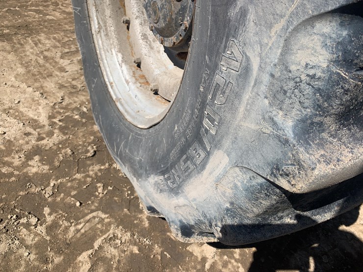 2011-case-ih-puma-140-tractor-image-26