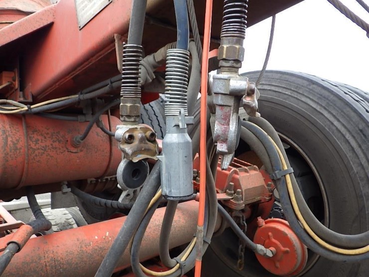 2016-peterbilt-3-axle-logging-truck-image-20