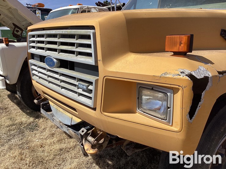 1990-ford-f800-image-12