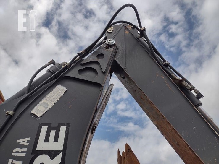 2010-deere-310j-image-36