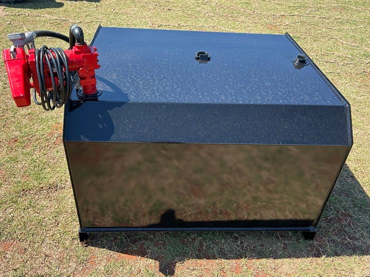 2026-x-star-fuel-tank-image-2