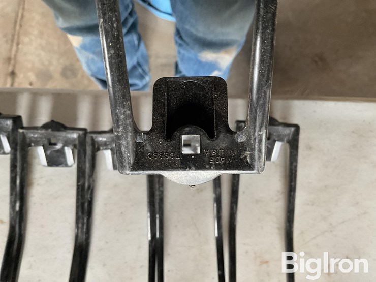 rake-up,-macdon-poly-pickup-header-teeth-image-10