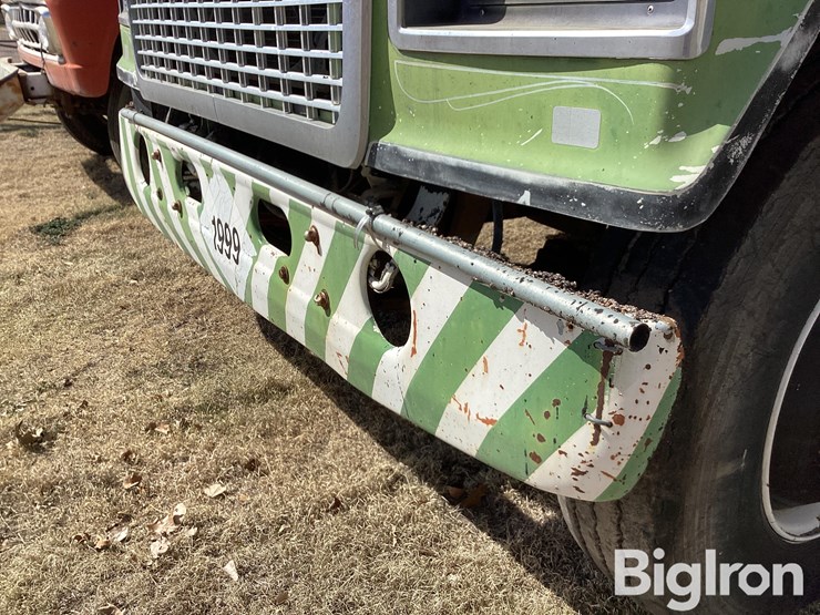 1981-ford-9000-image-12