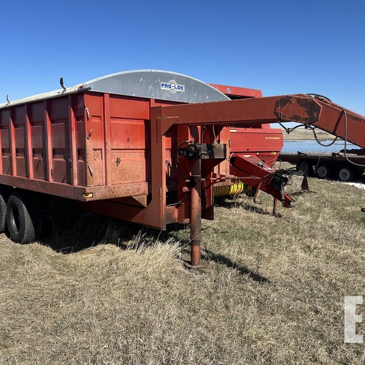 MASSEY 14FT GOOSENECK GRAIN BOX TRAILER