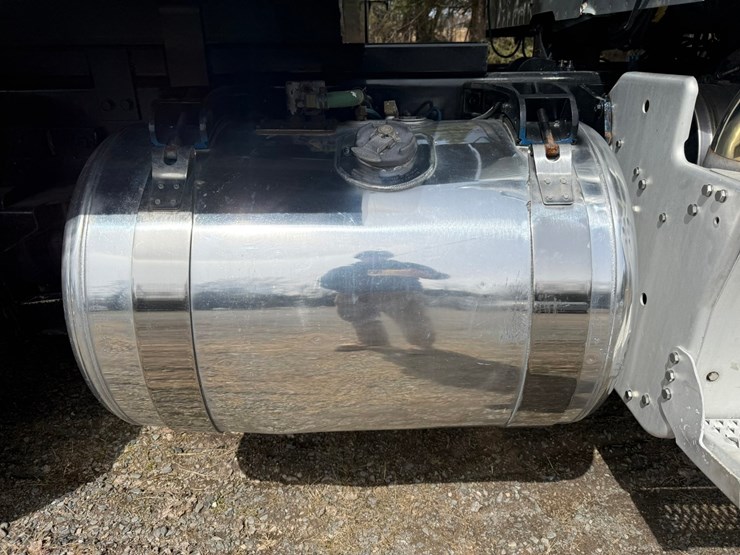 2015-peterbilt-579-image-39