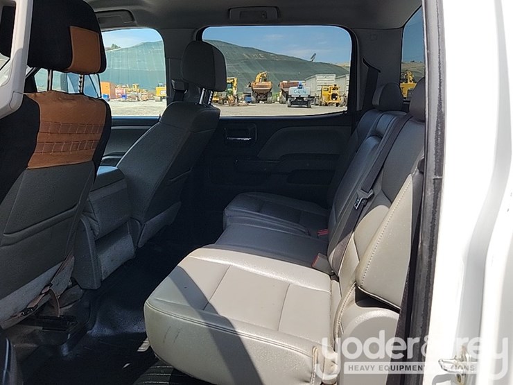 2018-chevrolet-silverado-3500hd-image-27