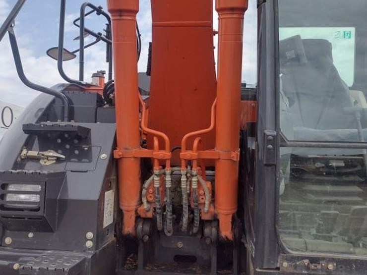 2018-hitachi-zx135us-6-image-19
