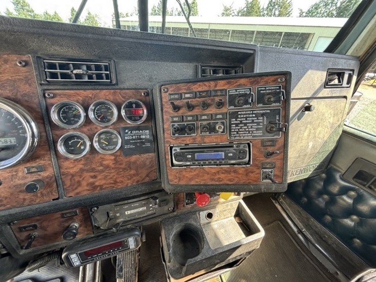 2000-kenworth-t800b-image-34