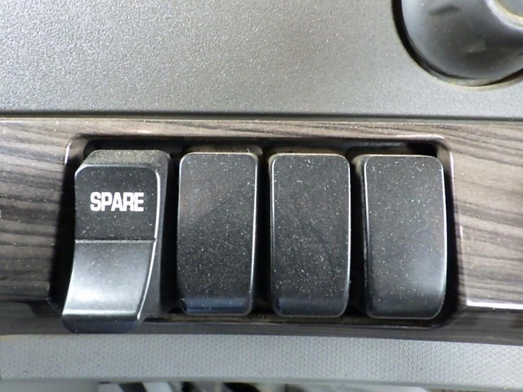 2017-kenworth-t800-image-78