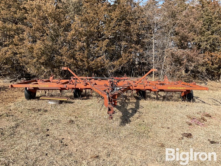 sunflower-fc-24-chisel-plow-w/harrow-image-2