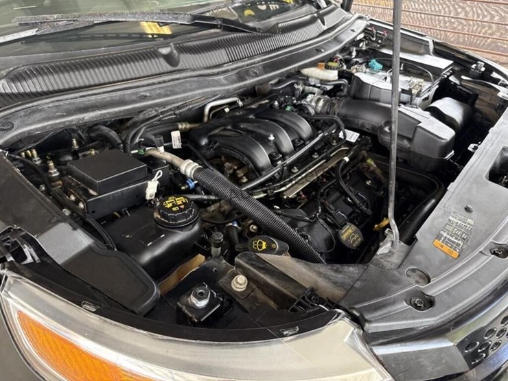 2013-ford-explorer-image-17