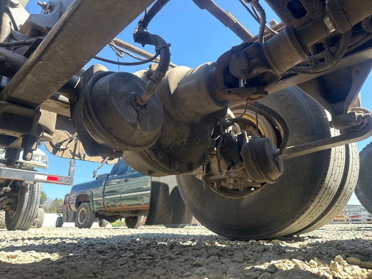 2014-massey-ferguson-8-image-69