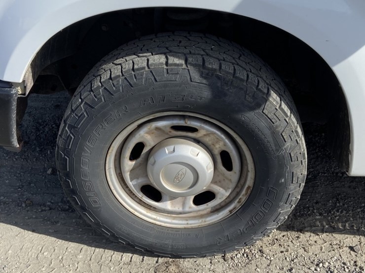 2010-ford-f250-xl-image-32