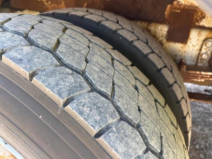 2009-international-durastar-4300-image-74