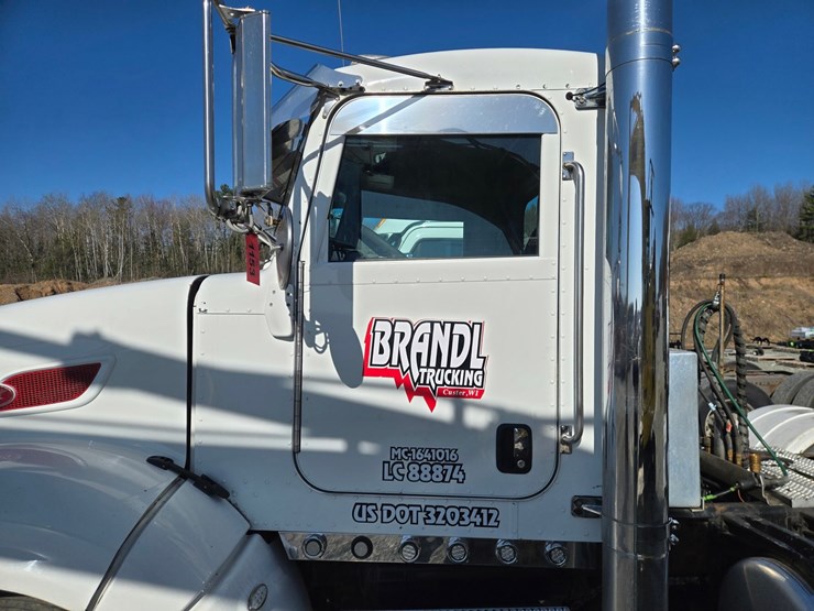 2013-peterbilt-386-image-16