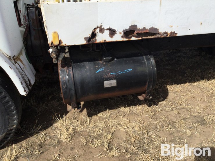 1978-ford-8000-image-16