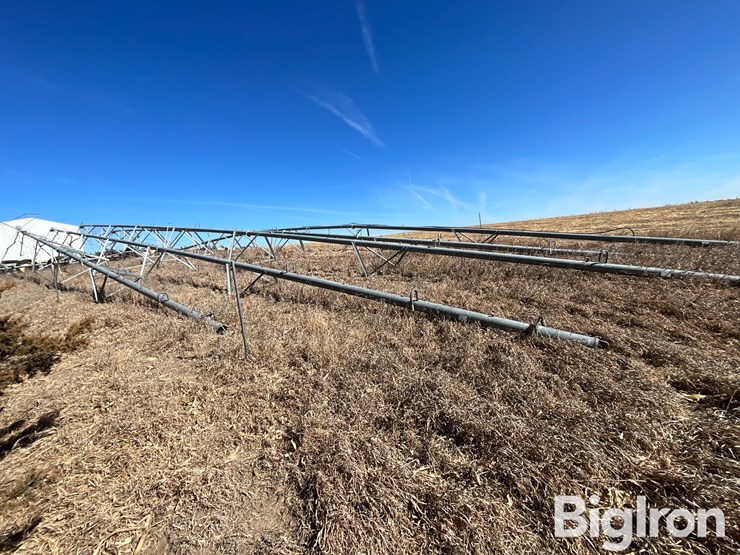 reinke-center-pivot-w/pipe-drops-sprinkler-image-8