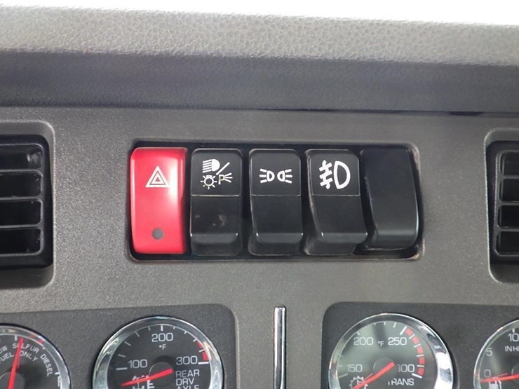 2019-kenworth-t880-image-98