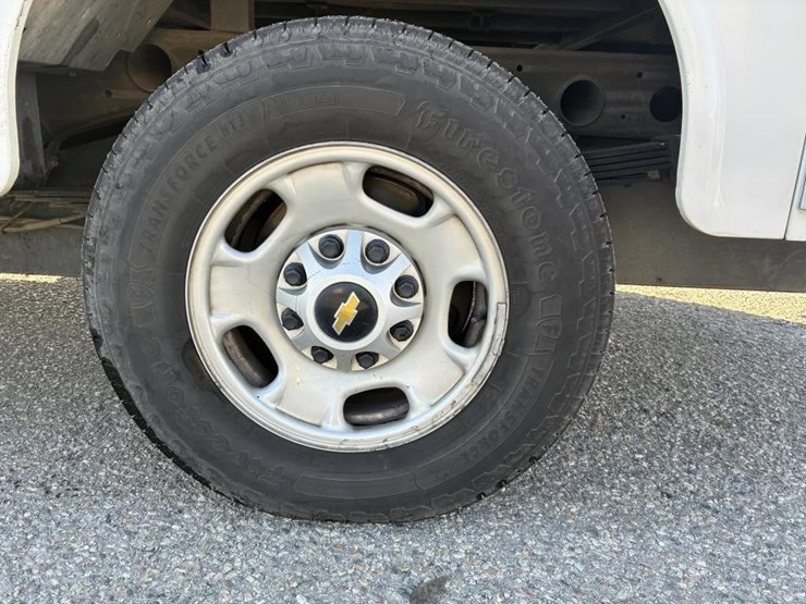 2015-chevrolet-silverado-2500hd-image-5