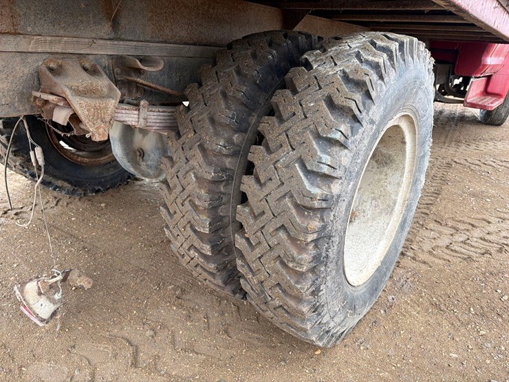 ford-f700-image-20