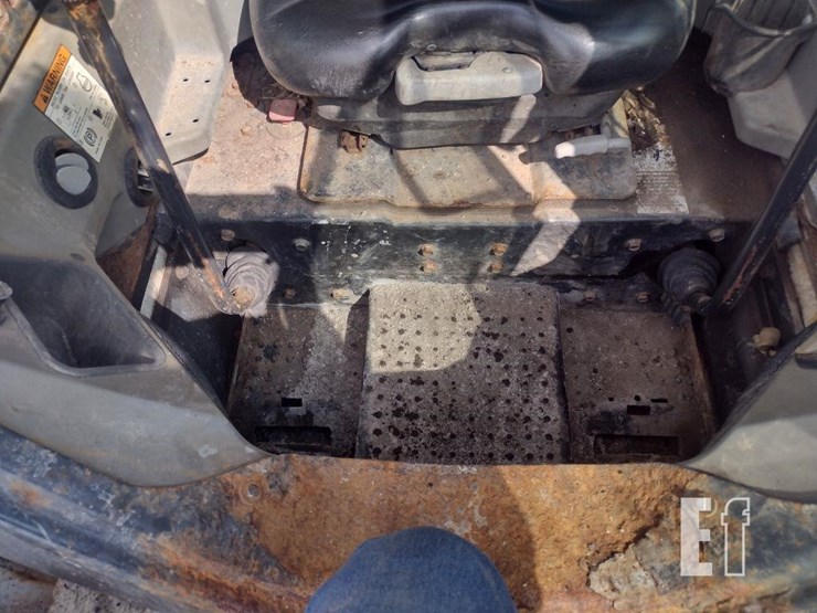 2012-bobcat-s650-image-13