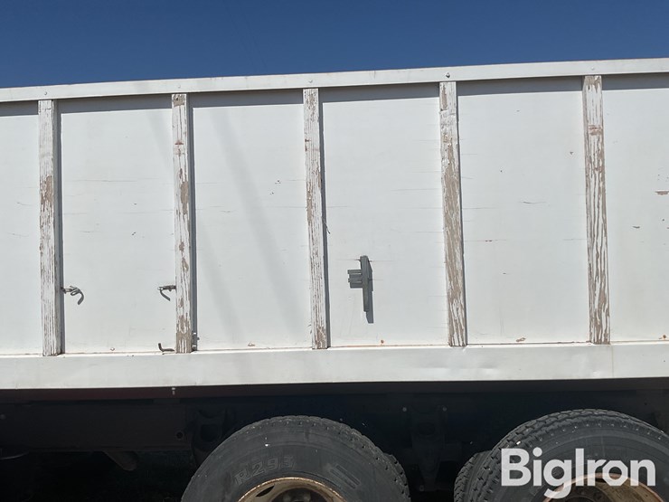 1984-international-durastar-4300-image-18