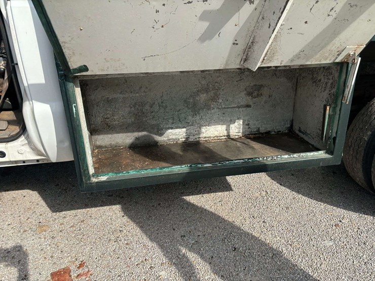 2001-ford-f550-image-33