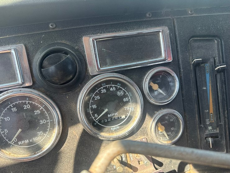 1996-ford-l9000-image-82