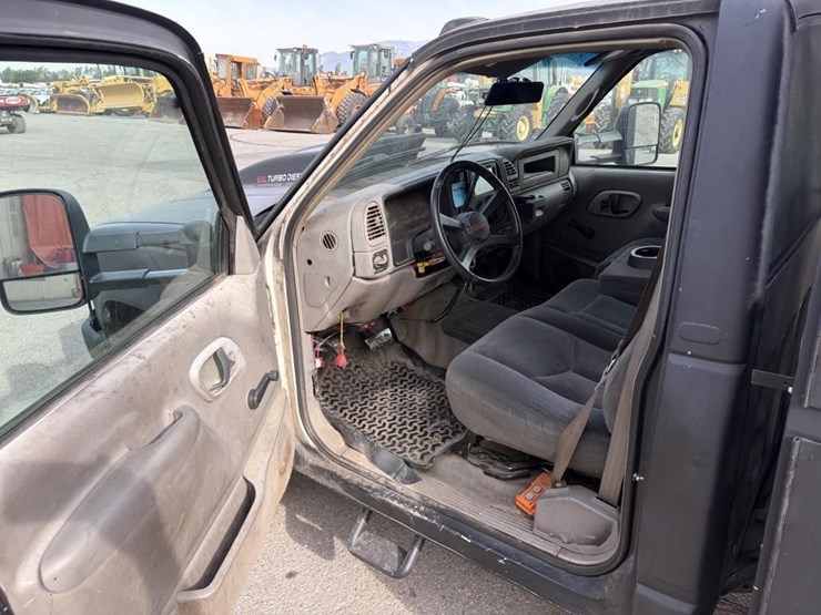 1997-chevrolet-cheyenne-3500-image-9