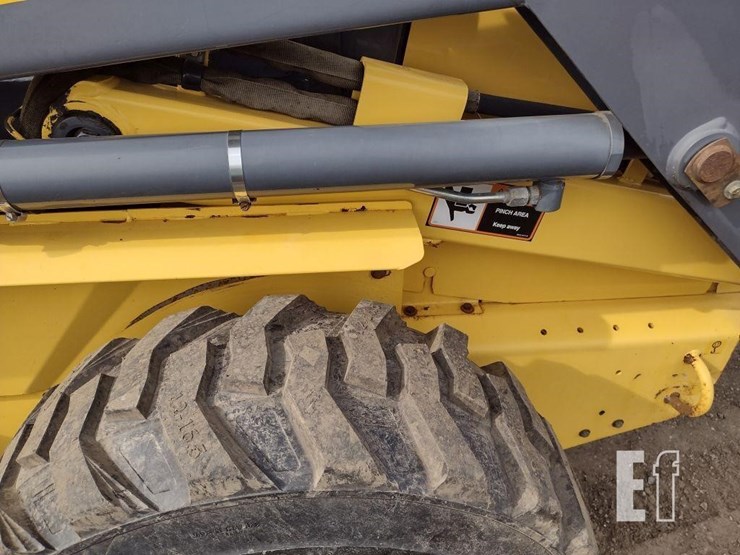 2001-new-holland-ls170-image-13