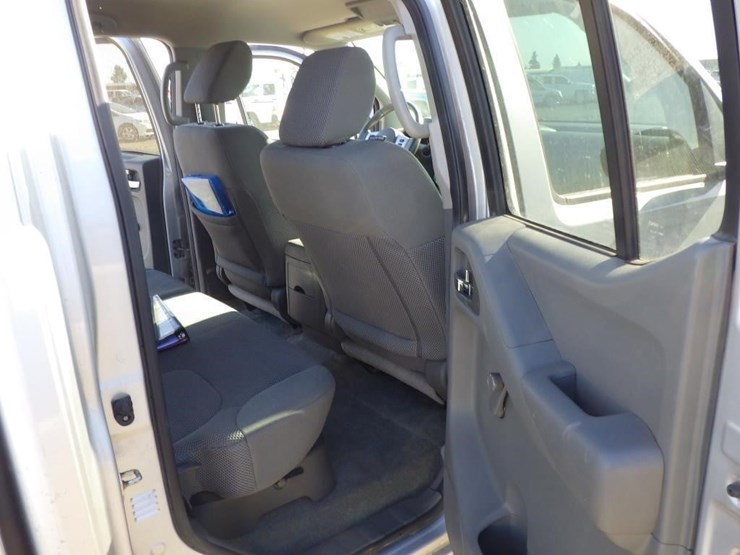 2017-nissan-frontier-image-8