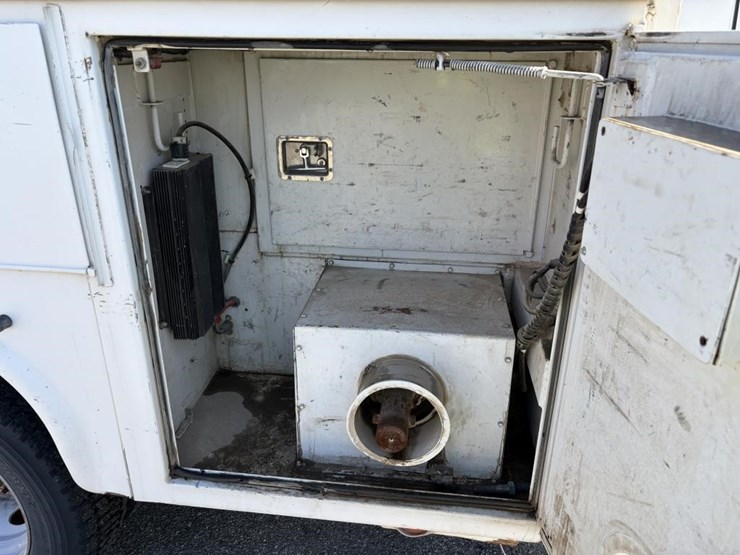 2006-ford-f450-image-11