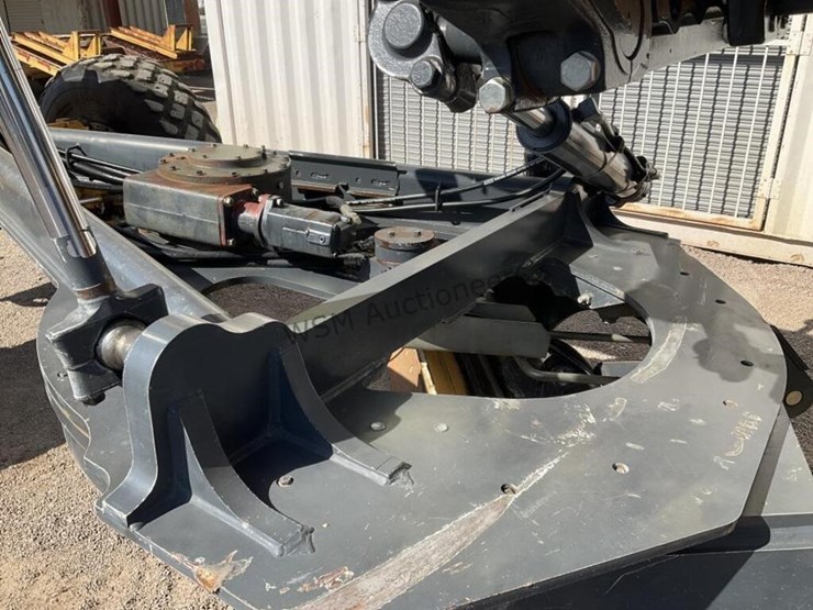 2011-deere-672g-image-12