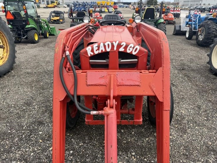 massey-ferguson-135-image-11