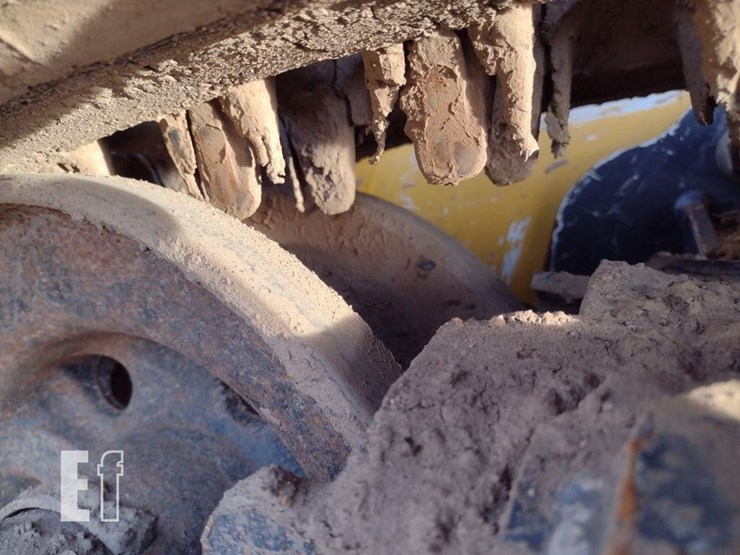 2022-deere-325g-image-15