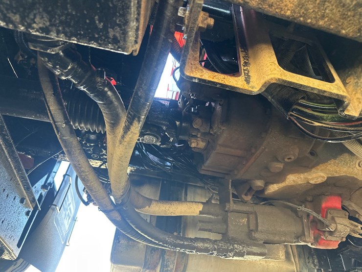 2012-international-7600-image-46