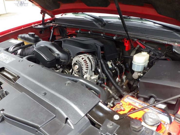 2008-chevrolet-tahoe-image-10