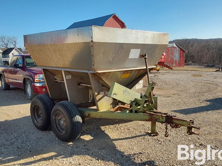 tyler-t/a-pull-type-fertilizer-spreader-image-3