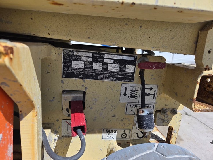 2017-jlg-1930es-image-13