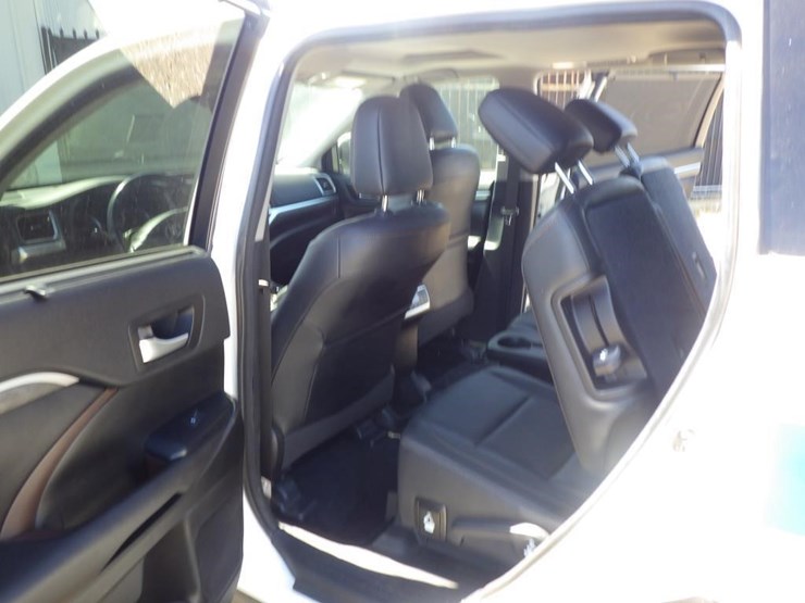 2017-toyota-highlander-image-7