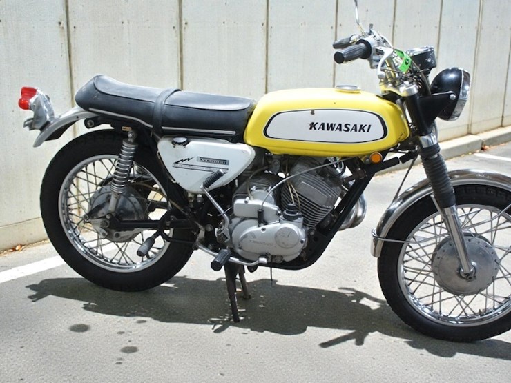 1970-kawasaki-a7-avenger-motorcycle-image-4