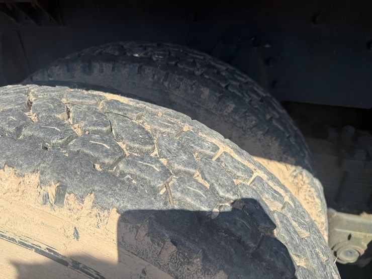 #1119-•-1990-international-navistar-paystar-5000-26'-flat-bed-truck-image-87