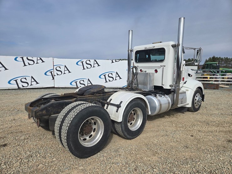 2013-peterbilt-386-image-5