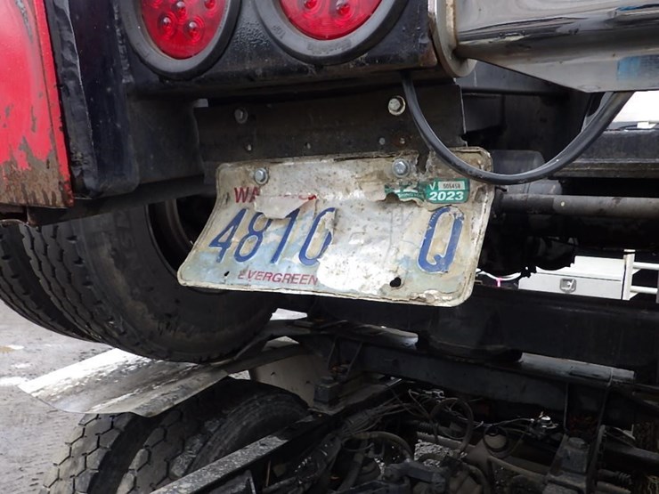 2017-kenworth-t800-image-17