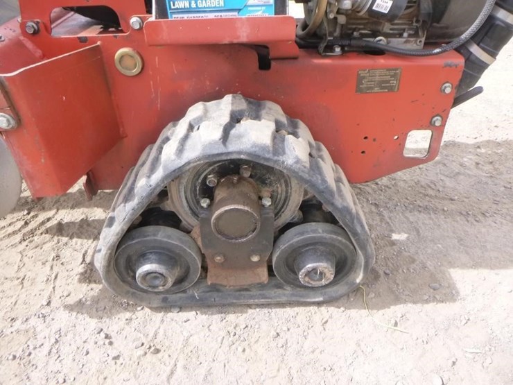 2011-ditch-witch-rt24-image-19