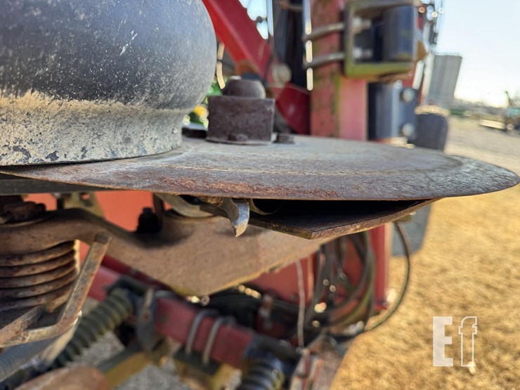 case-ih-2400-image-13