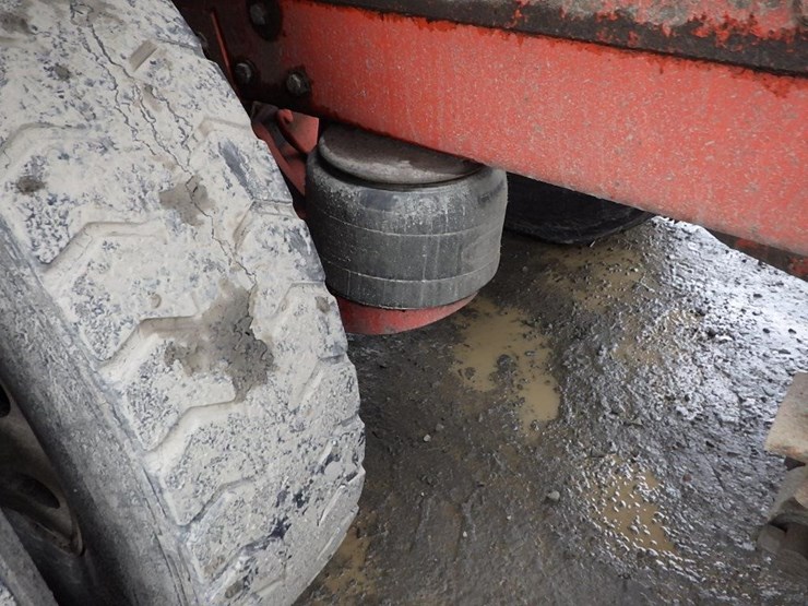 2016-peterbilt-3-axle-logging-truck-image-36