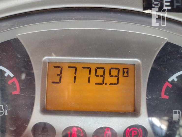 2009-bobcat-t320-image-6